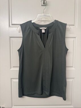 H&M Sleeveless V-Neck Camisole in Charcoal Gray